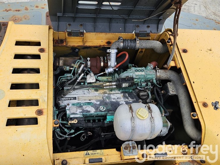 2013-volvo-ec220dl-image-28
