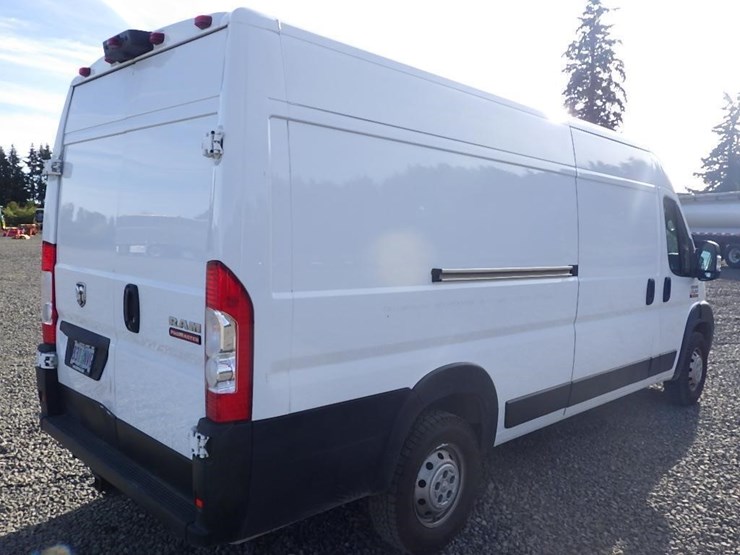 2022-dodge-3500-image-5