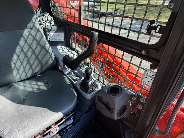 kubota-svl90-2-image-30