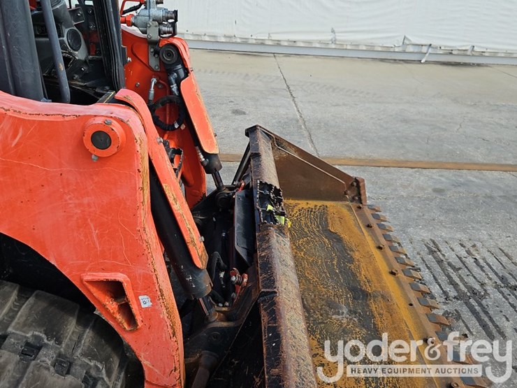 2023-kubota-svl97-2-image-14