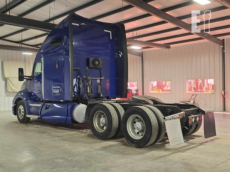 2016-kenworth-t680-image-4