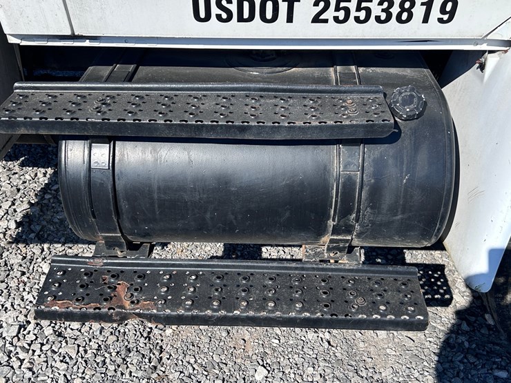 2002-international-durastar-4400-image-23