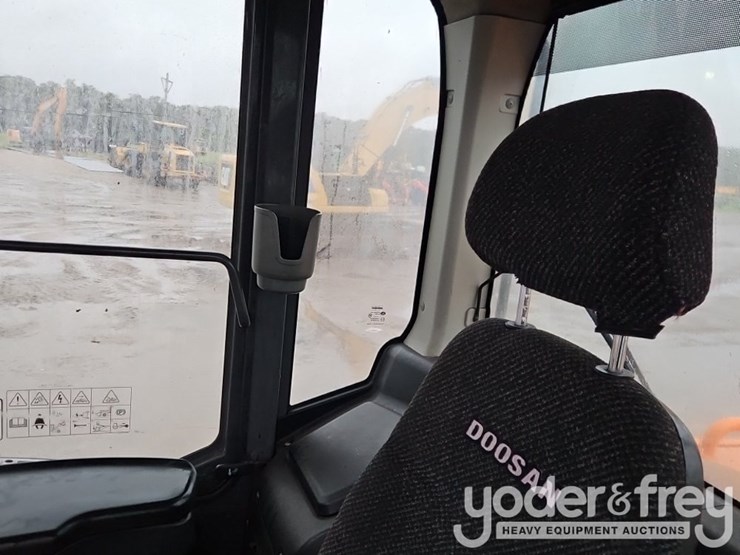 2018-doosan-dl220-5-image-25