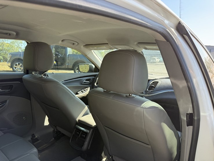 #46833-•-2018-chevrolet-impala-lt-sedan-2g1105s38j9109671-inv#46833-image-28