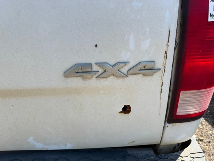 2016-dodge-1500-image-24