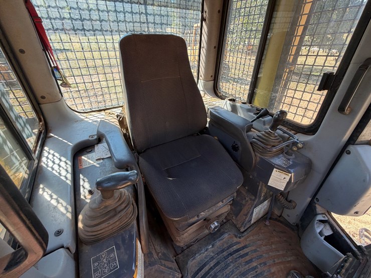 #87-•-komatsu-crawler-tractor-image-18