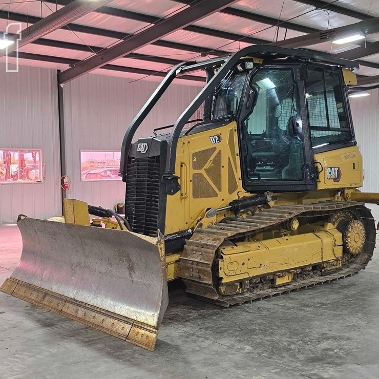 2021 CATERPILLAR D2
