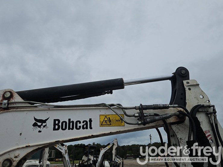 2020-bobcat-e32-image-15