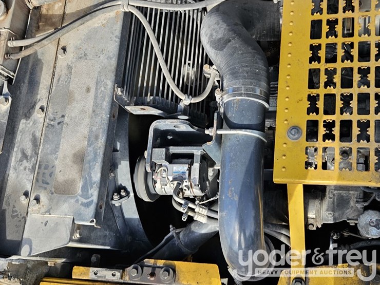 2015-komatsu-pc360-lc-11-image-35