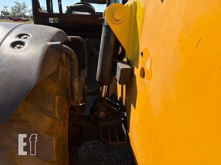 2017-jcb-512-56-image-39