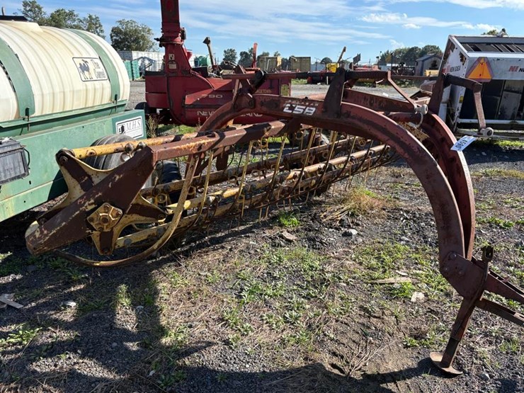 new-holland-258-image-2
