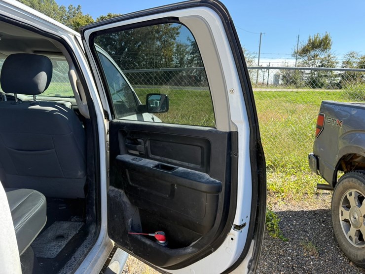 2016-dodge-1500-image-45