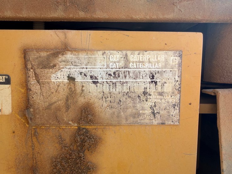 2016-caterpillar-323fl-image-45
