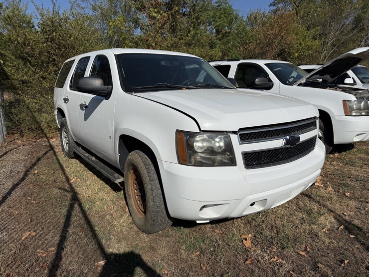2008-chevrolet-tahoe-image-2