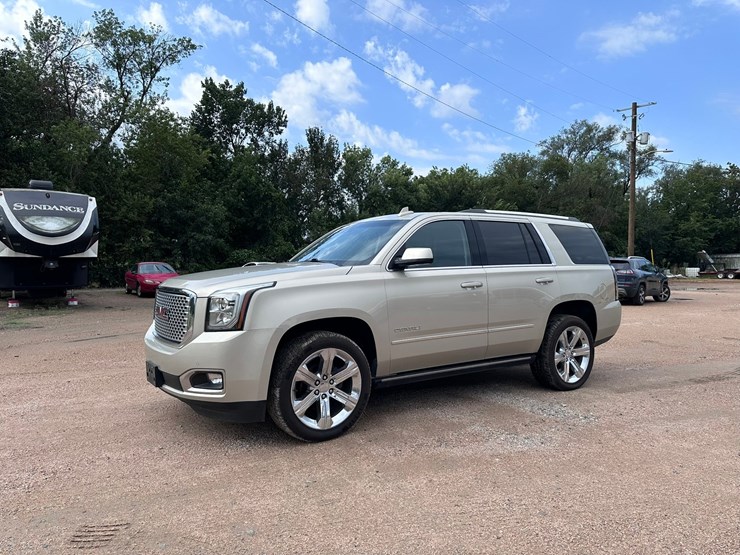 2017-gmc-yukon-denali-image-1