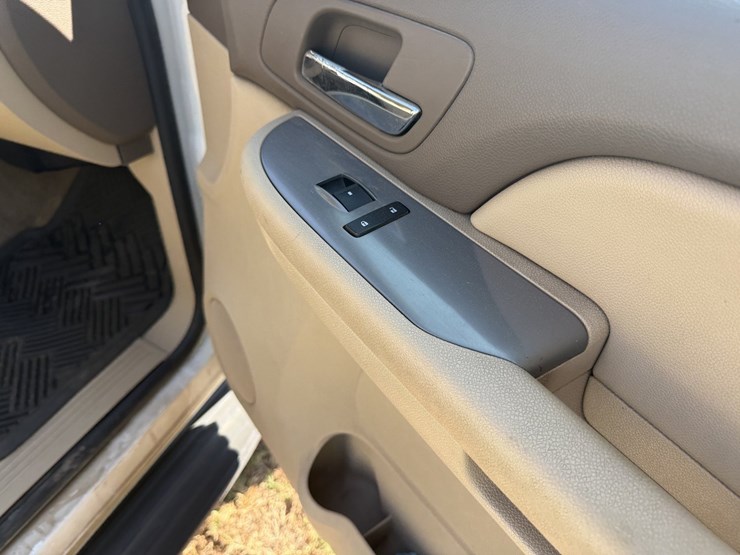 2009-chevrolet-tahoe-image-45