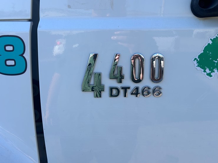 2007-international-durastar-4400-image-11