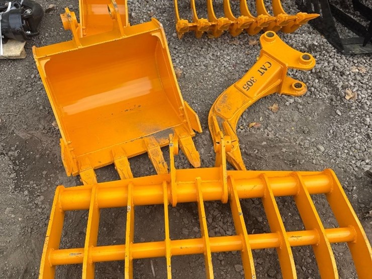 caterpillar-305-image-1