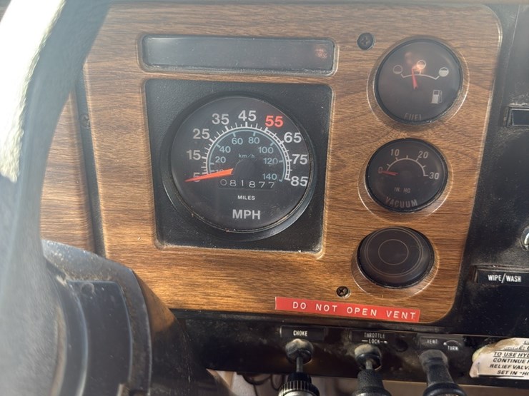 1979-international--model-1924-tandem-grain-truck,-81,877-miles,-4x4-manual-transmission,-gas,-roll-tarp-image-8