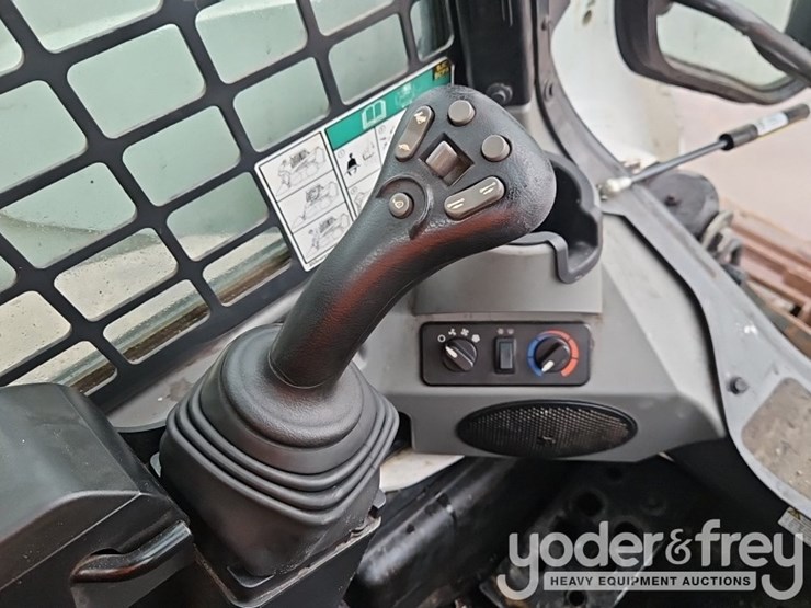 2023-bobcat-t770-image-22
