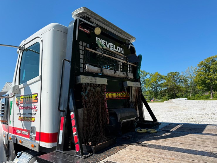 2018-freightliner-122sd-image-8