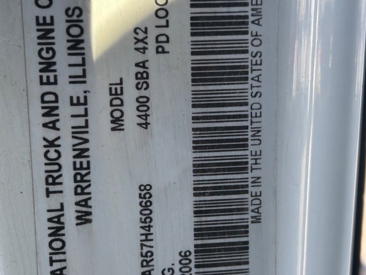 2007-international-durastar-4400-image-38