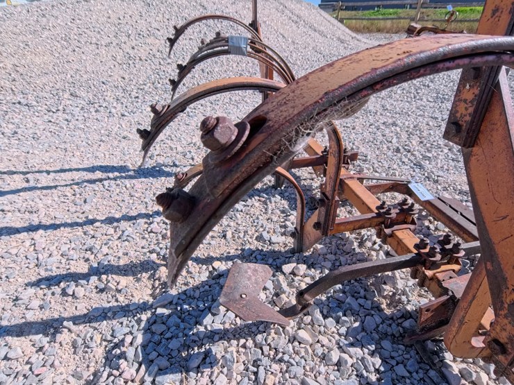 #2083-•-allis-chalmers-3-point-cultivator-image-3