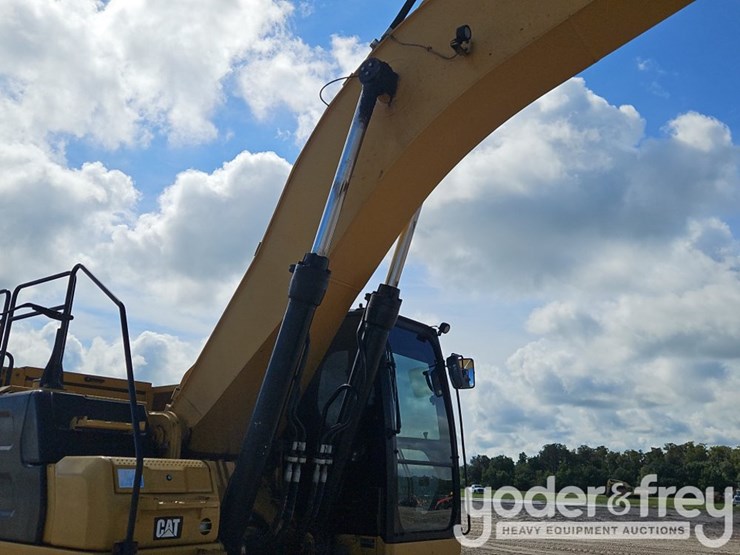 2019-caterpillar-336-image-16