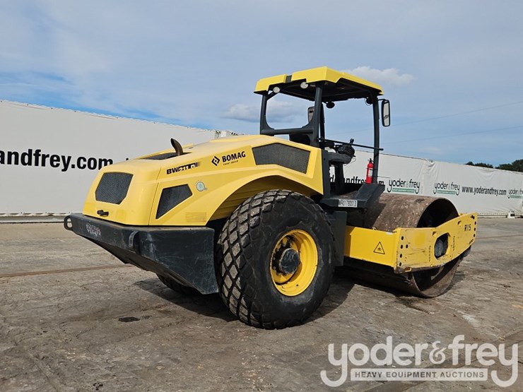 2017-bomag-bw211d-3-image-6