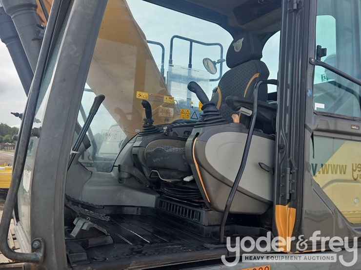 2018-case-cx250d-image-34