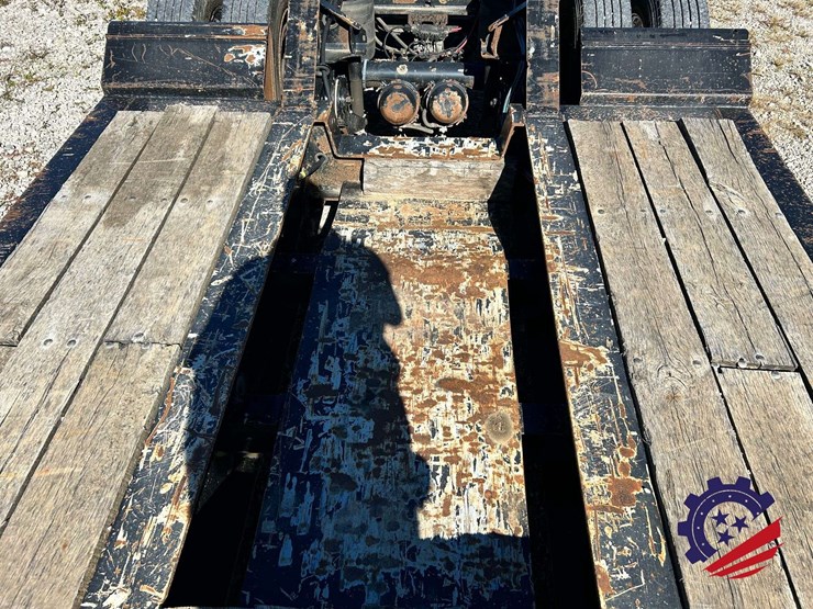2012-trail-king-tk70hdg-image-117