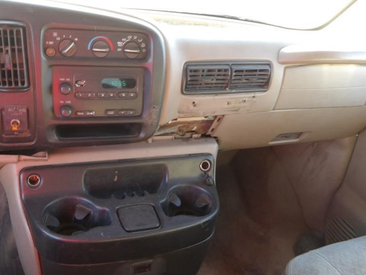 2002-gmc-3500-image-22