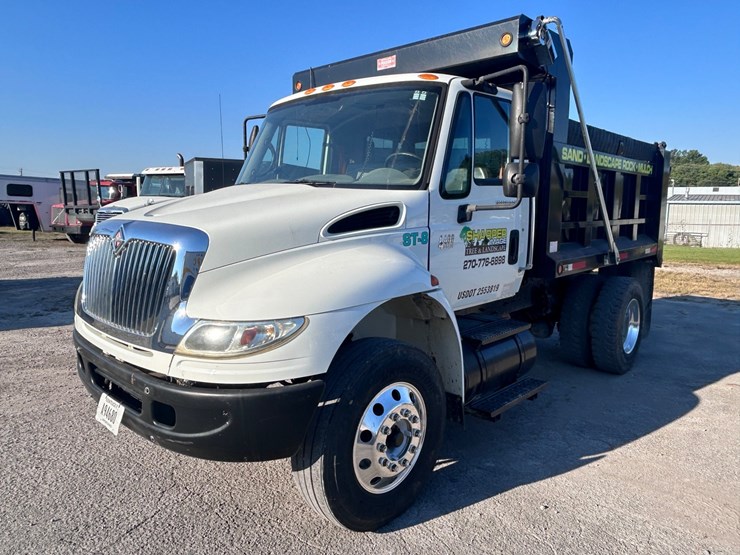 2007-international-durastar-4400-image-1