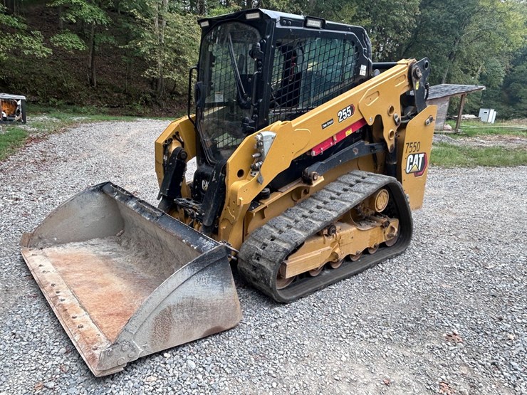 2025-caterpillar-255-image-1