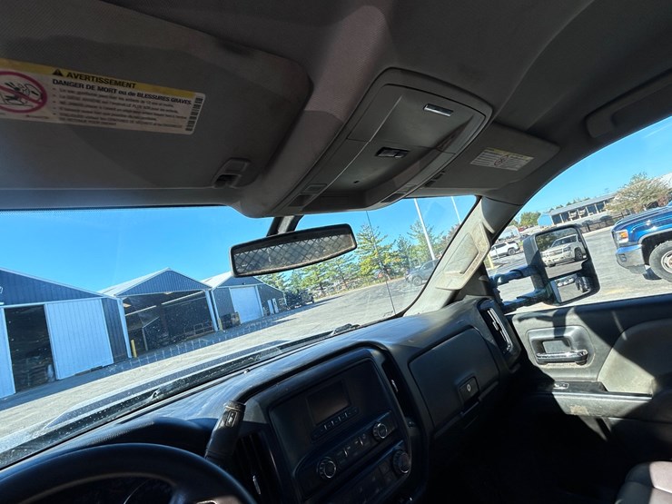 2017-gmc-3500-image-41