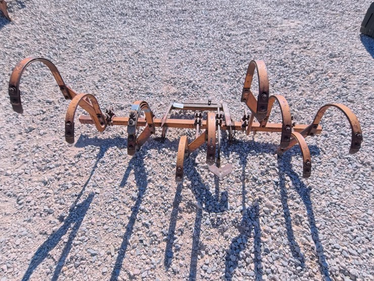 #2083-•-allis-chalmers-3-point-cultivator-image-4