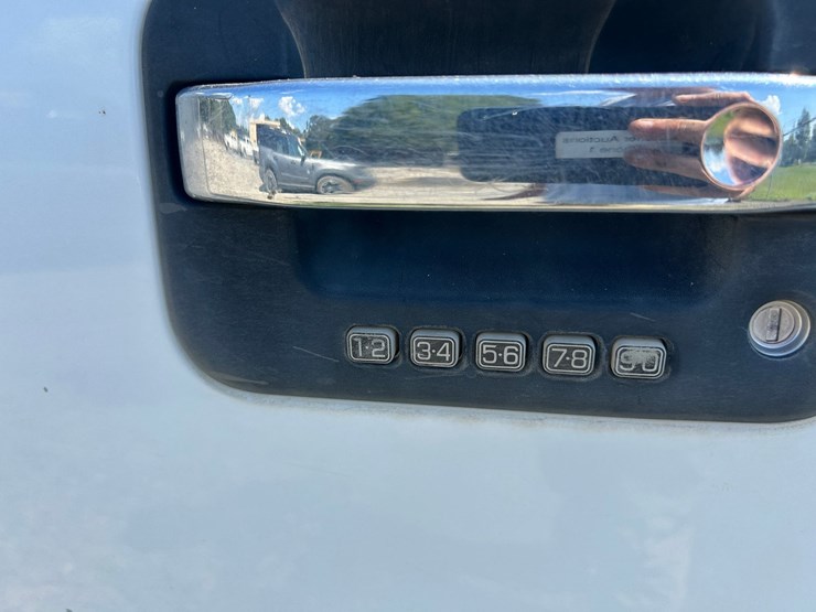 2014-ford-f150-xlt-image-24