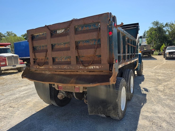 1996-ford-lt8000-image-12