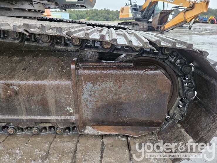 2019-case-cx300d-image-13