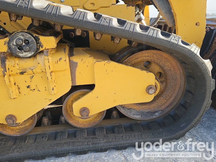 2021-caterpillar-279d3-image-10