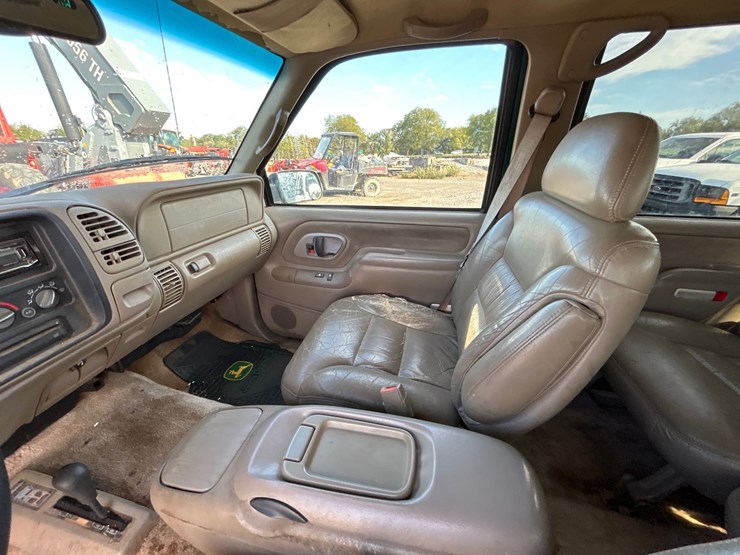 1997-chevrolet-tahoe-image-9