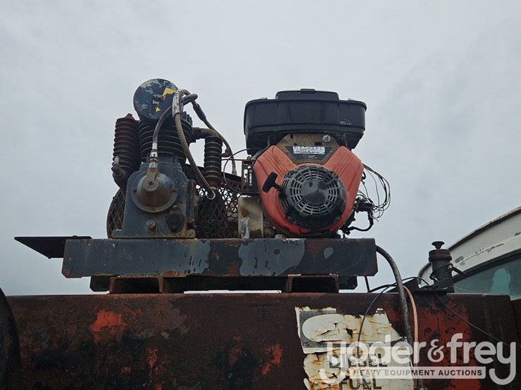 1990-ford-l8000-image-20