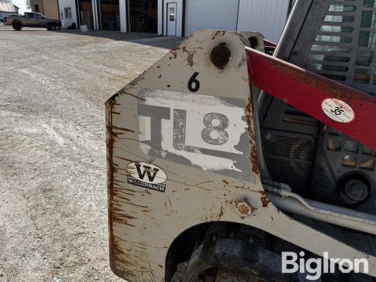 2013-takeuchi-tl8-image-17