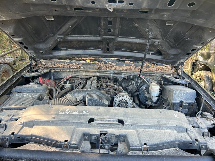 2011-chevrolet-tahoe-image-22
