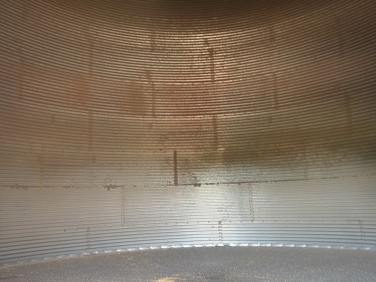 superior-grain-bin,-27’-approx-11,000-bu,-side-stairs,-full-floor,-unloading-auger,--seller-to-disconnect-power-to-bin,--buyer-responsible-for--removal,-sold-subject-to-seller-confirmation-image-4