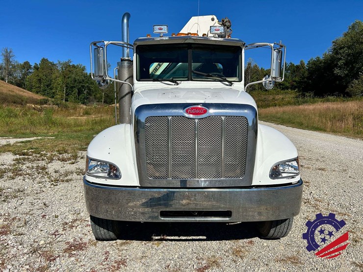 2007-peterbilt-335-image-11