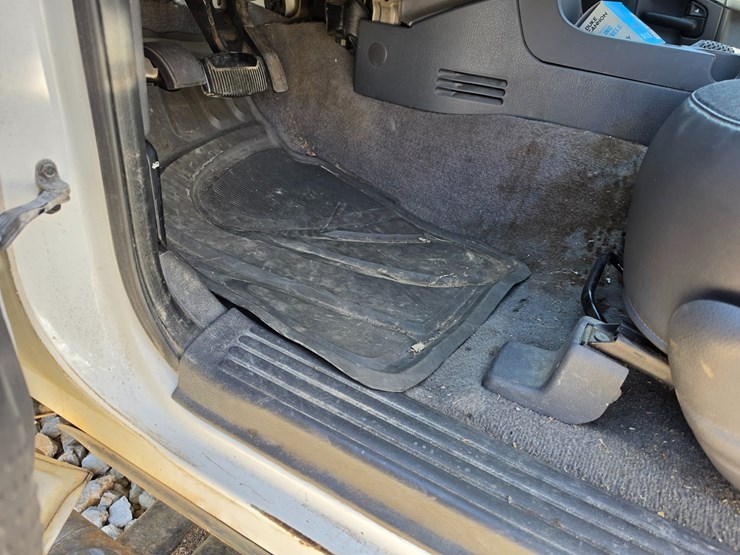 2003-ford-explorer-image-32
