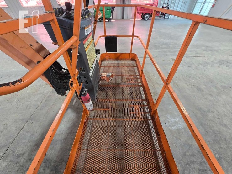 2016-jlg-1250ajp-image-9