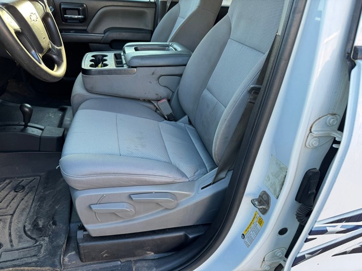 2015-chevrolet-3500hd-image-31