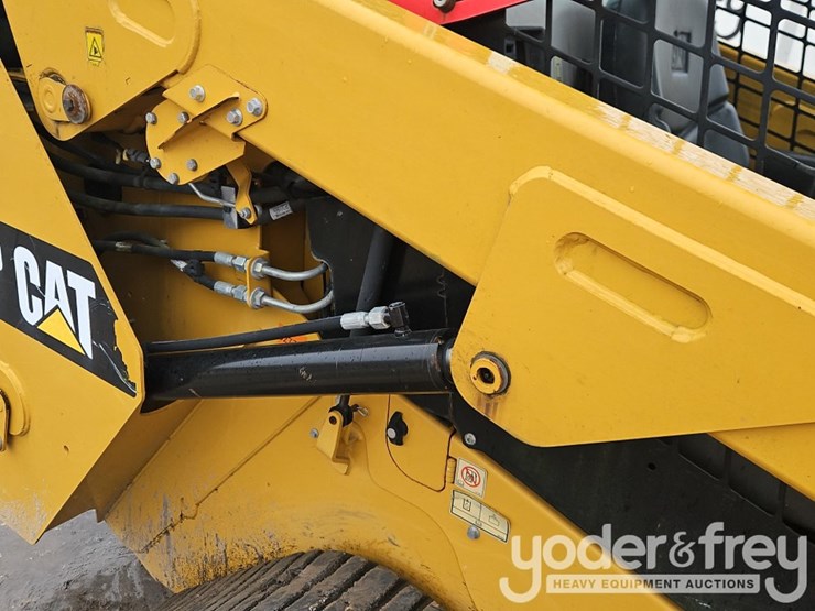 2018-caterpillar-257d-image-11